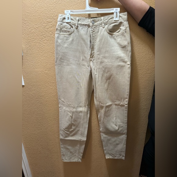 BDG Mom High Rise Jeans - Picture 3 of 3